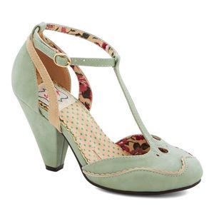 Betty Page Classic Confection Heel in Spearmint.